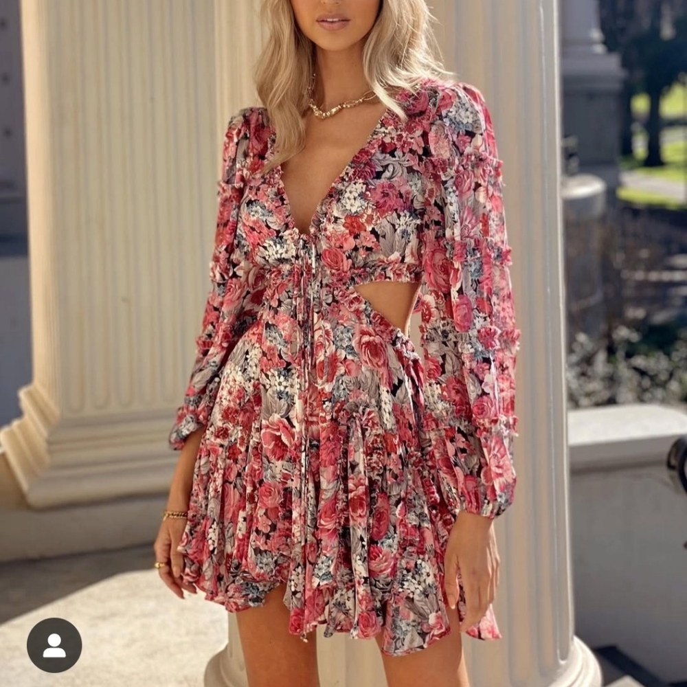 Elliatt Bay Floral Dress - Picture 7 of 15